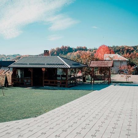 Casa Dumitru Hotel Ceraşul Eksteriør billede